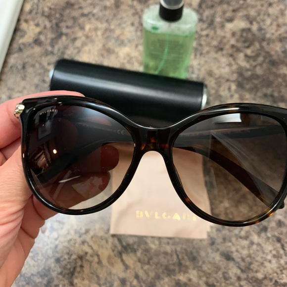Bulgari sunglasses - Picture 3 of 5